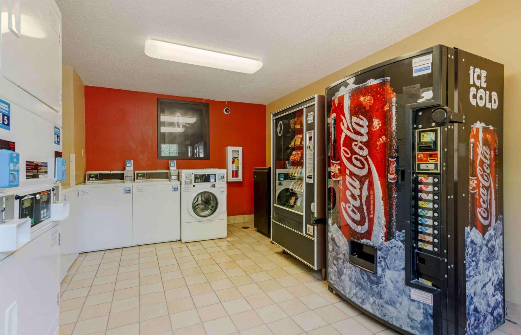 Extended Stay America Select Suites - Atlanta - Cumberland Mall Smyrna Zewnętrze zdjęcie